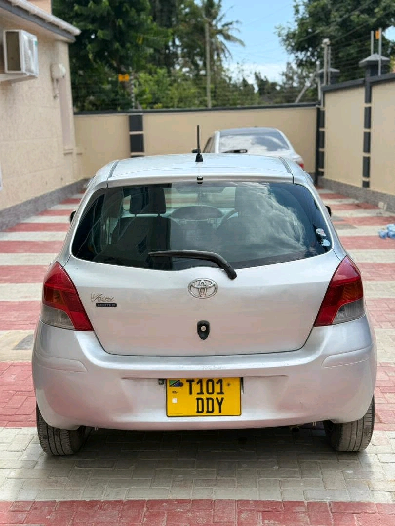 Toyota Vitz New Model 990cc (Reg DDY) thumbnail 2