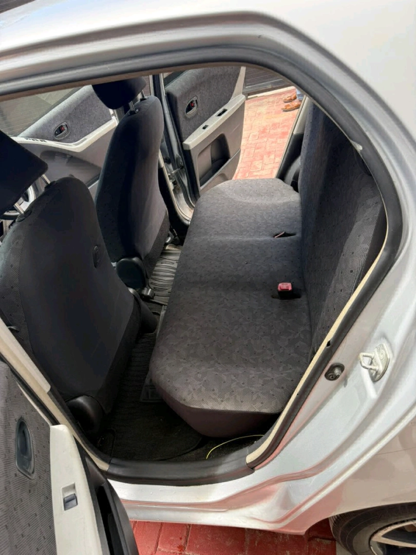 Toyota Vitz New Model 990cc (Reg DDY) thumbnail 7