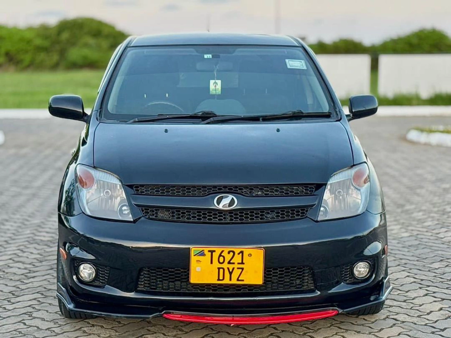 Black Toyota IST 1290cc with Sport Rims