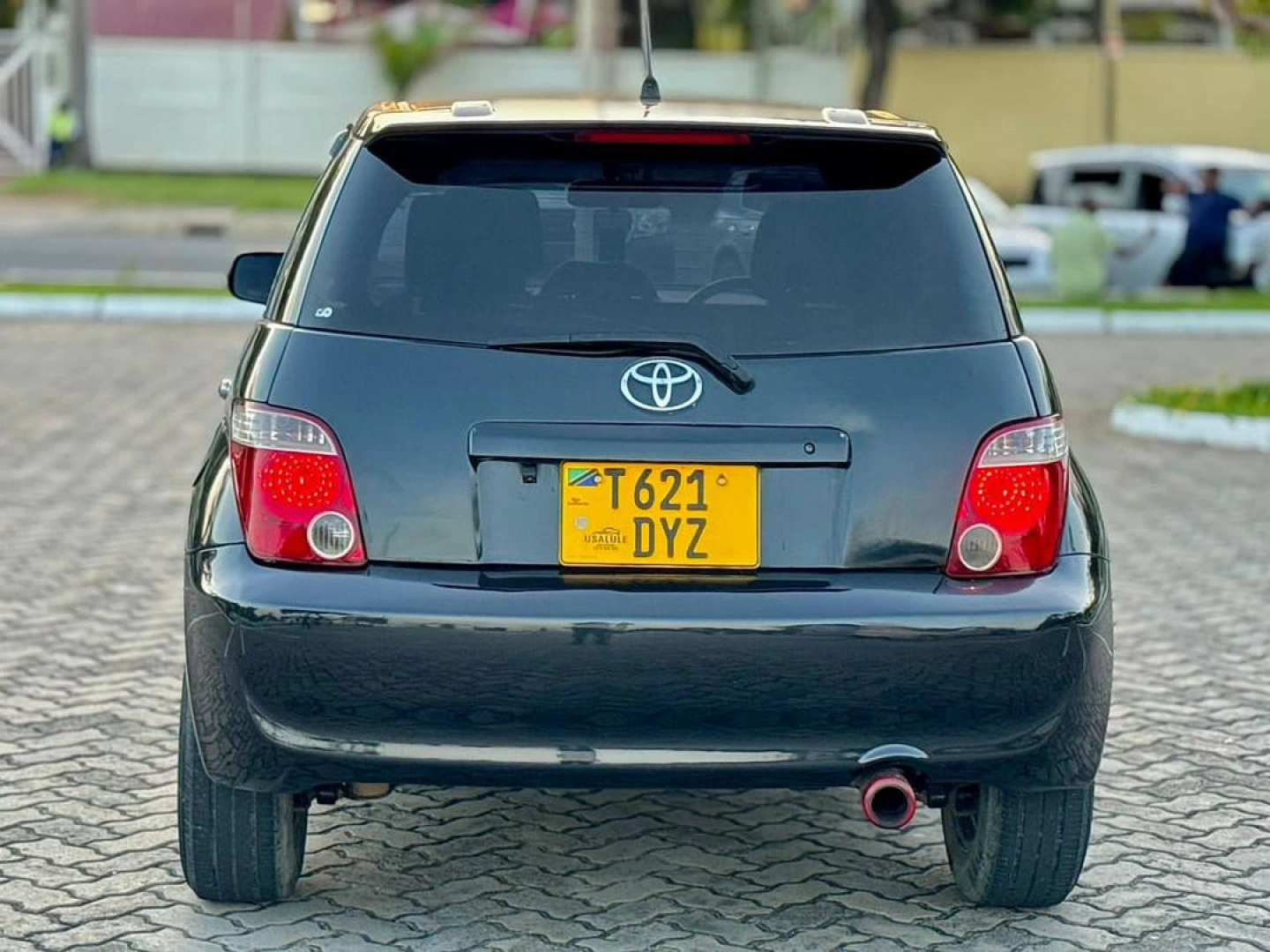 Black Toyota IST 1290cc with Sport Rims thumbnail 3