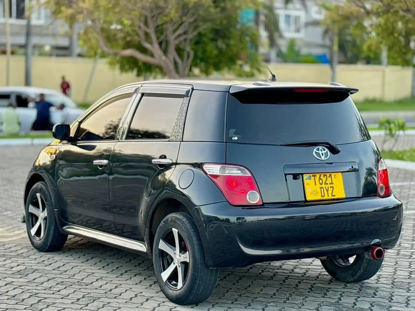 Black Toyota IST 1290cc with Sport Rims thumbnail 5