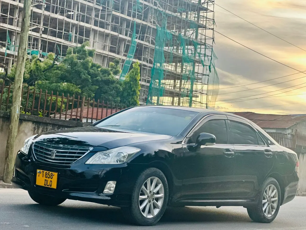 Toyota Crown Royal Saloon 2010 thumbnail 9