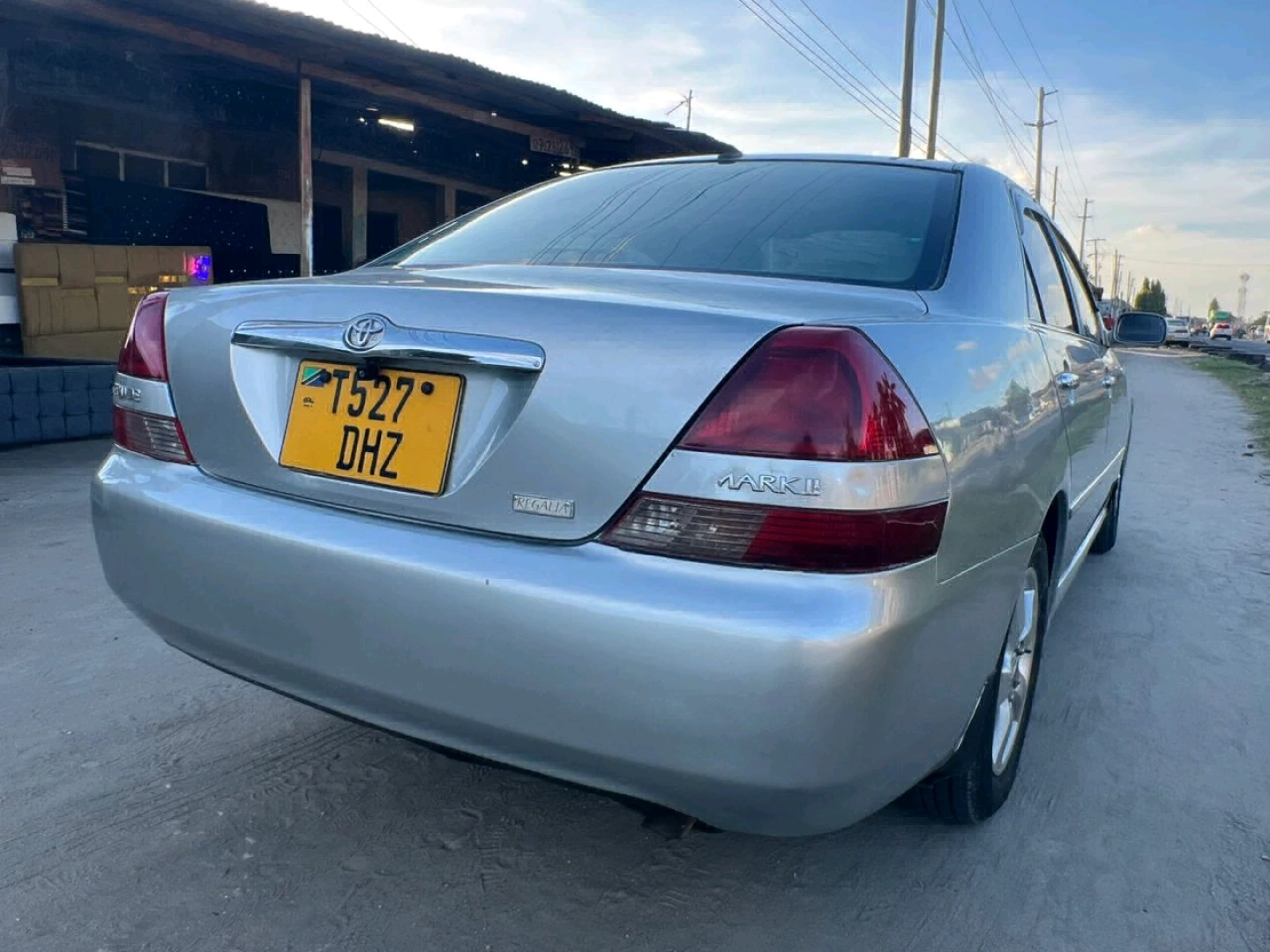 Toyota Mark II Grande Sedan thumbnail 4