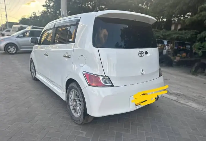 Toyota bB EGA