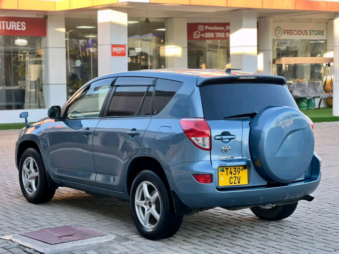Toyota RAV4 Miss Tanzania 2006 thumbnail 3
