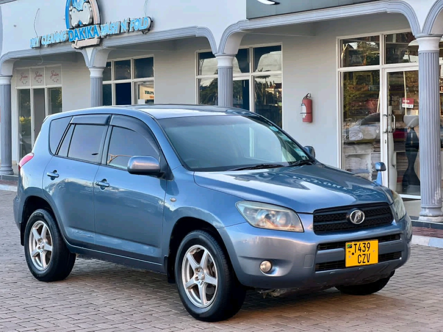 Toyota RAV4 Miss Tanzania 2006 thumbnail 5