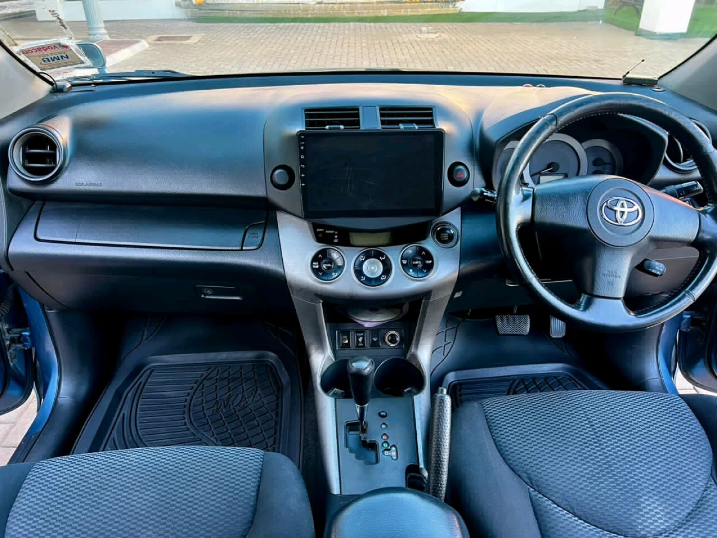 Toyota RAV4 Miss Tanzania 2006 thumbnail 6