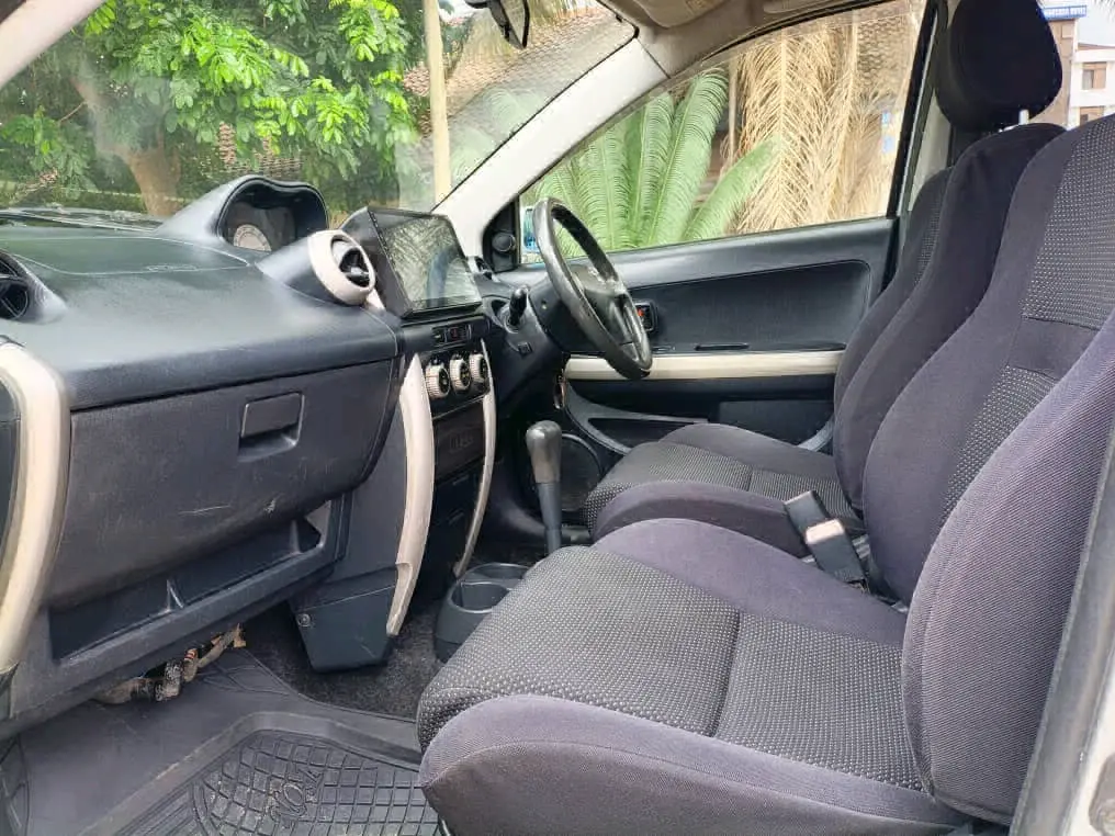 Toyota Ist Silver, Full AC, Full Documents thumbnail 3