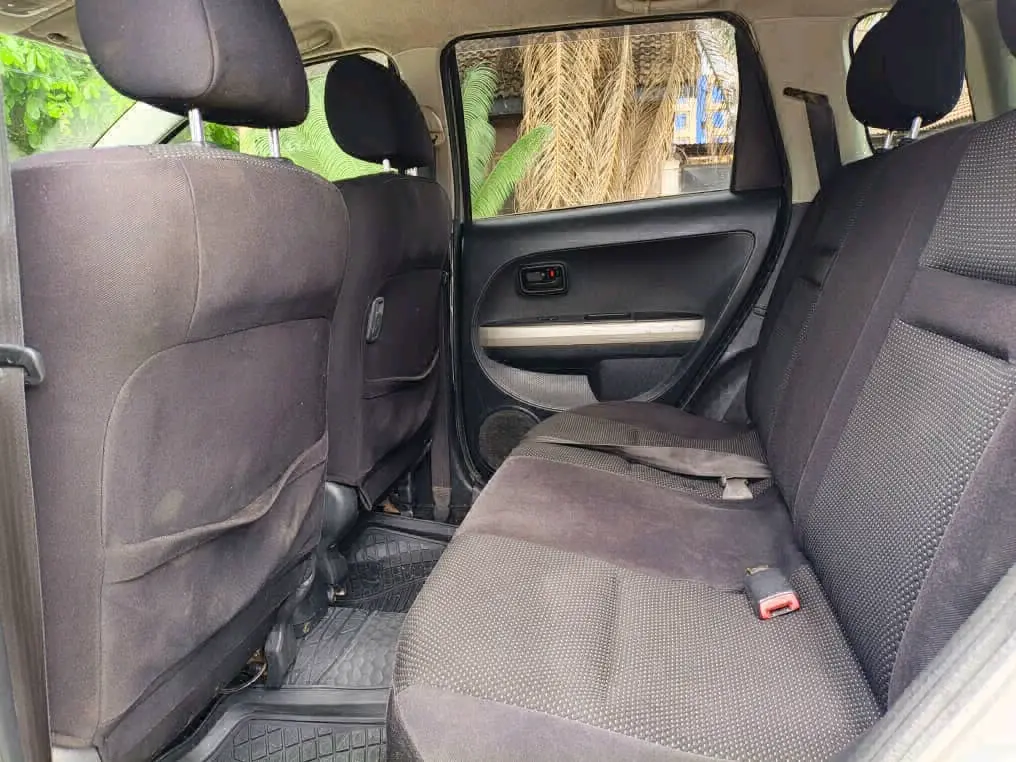 Toyota Ist Silver, Full AC, Full Documents thumbnail 5