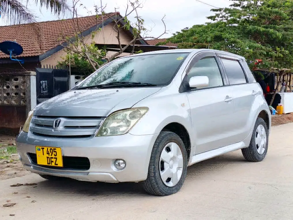 Toyota Ist Silver, Full AC, Full Documents thumbnail 6
