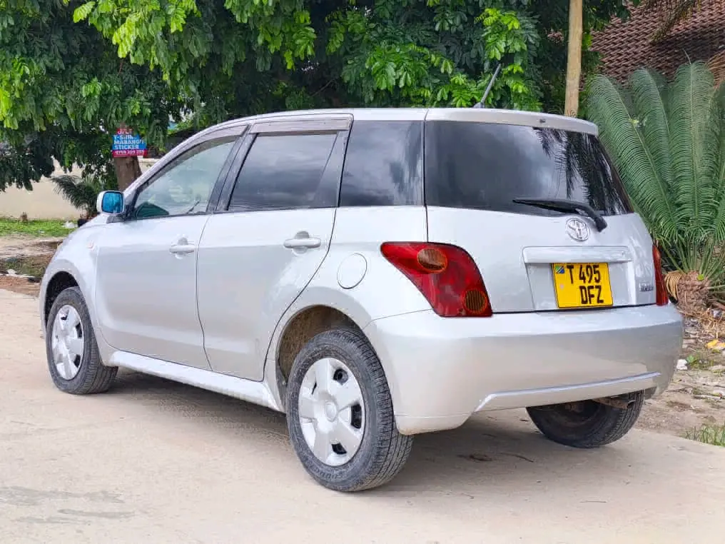 Toyota Ist Silver, Full AC, Full Documents thumbnail 7