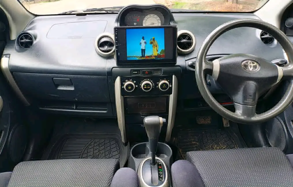 Toyota Ist Silver, Full AC, Full Documents thumbnail 8