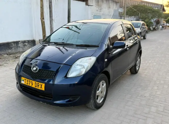 Toyota Vitz New Model (DRX) thumbnail 3