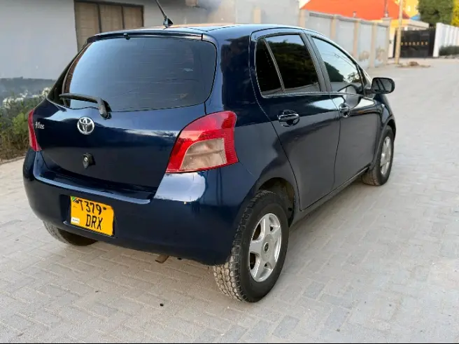 Toyota Vitz New Model (DRX) thumbnail 4