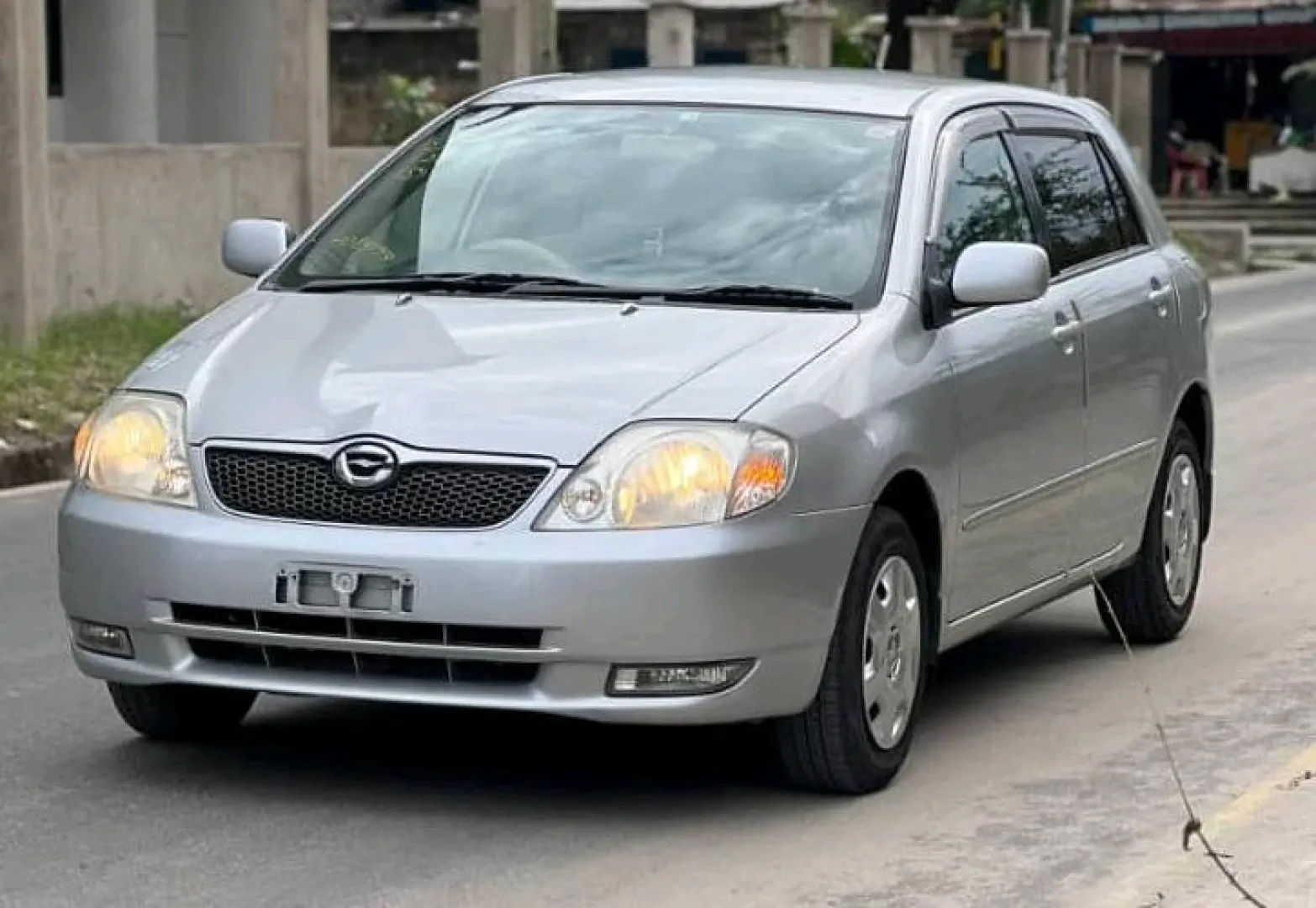 Toyota RunX 2003 Automatic Silver thumbnail 4