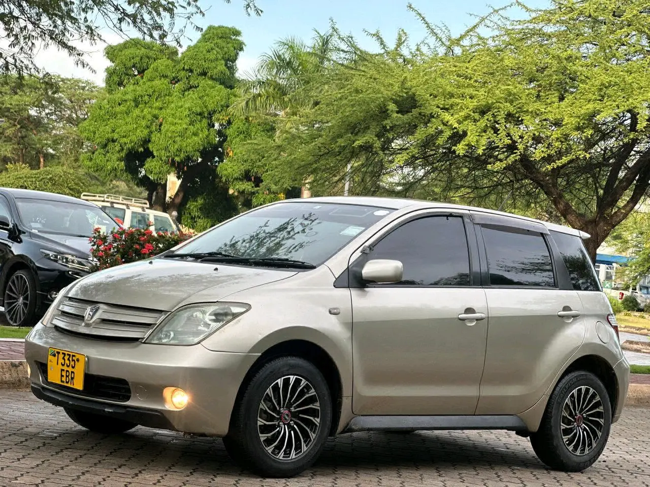 Gold Toyota Ractis (EBR) thumbnail 7