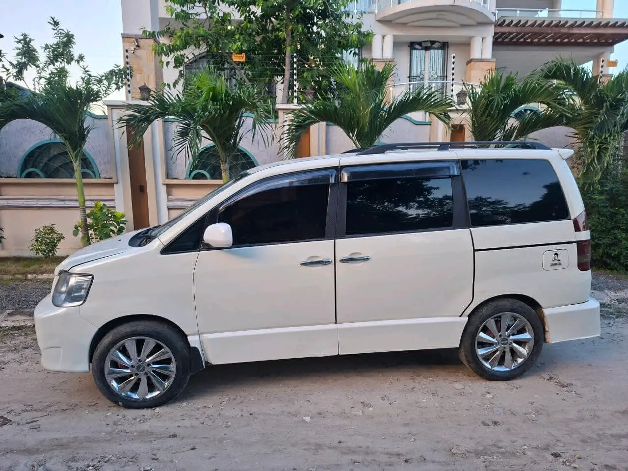 Toyota Noah New Shape - DBS thumbnail 3