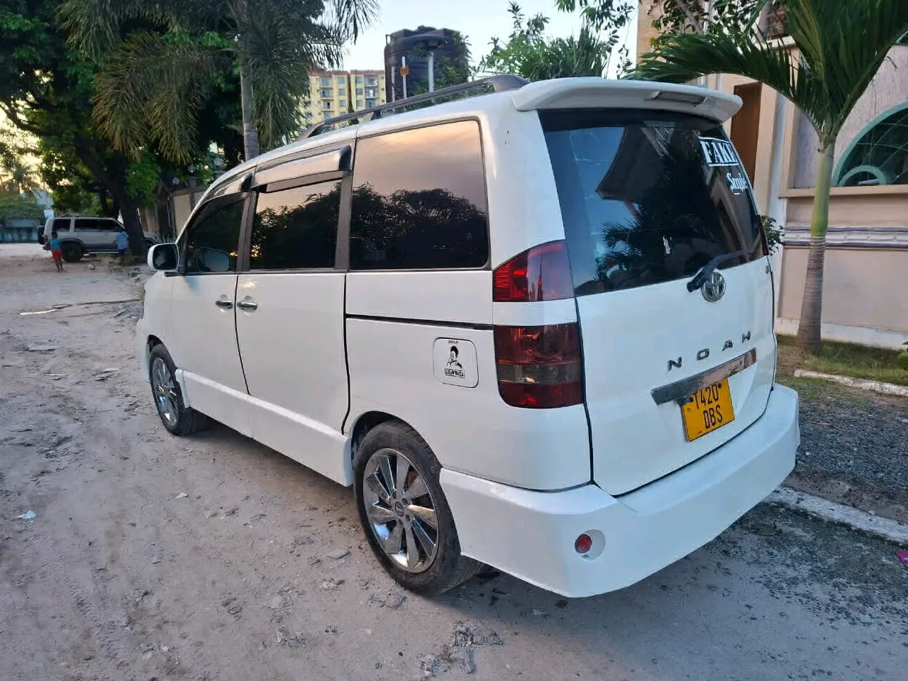Toyota Noah New Shape - DBS thumbnail 4