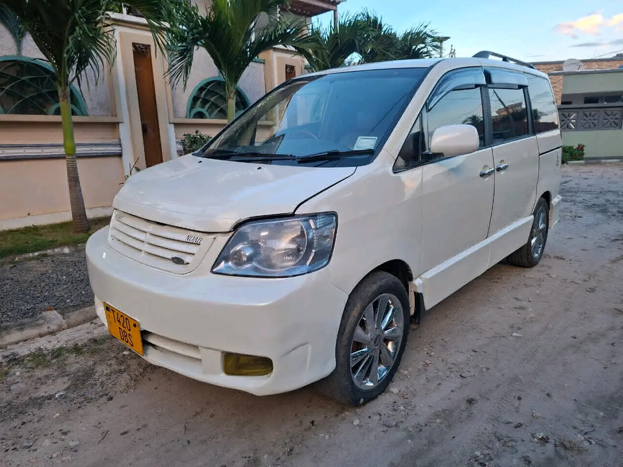 Toyota Noah New Shape - DBS thumbnail 9