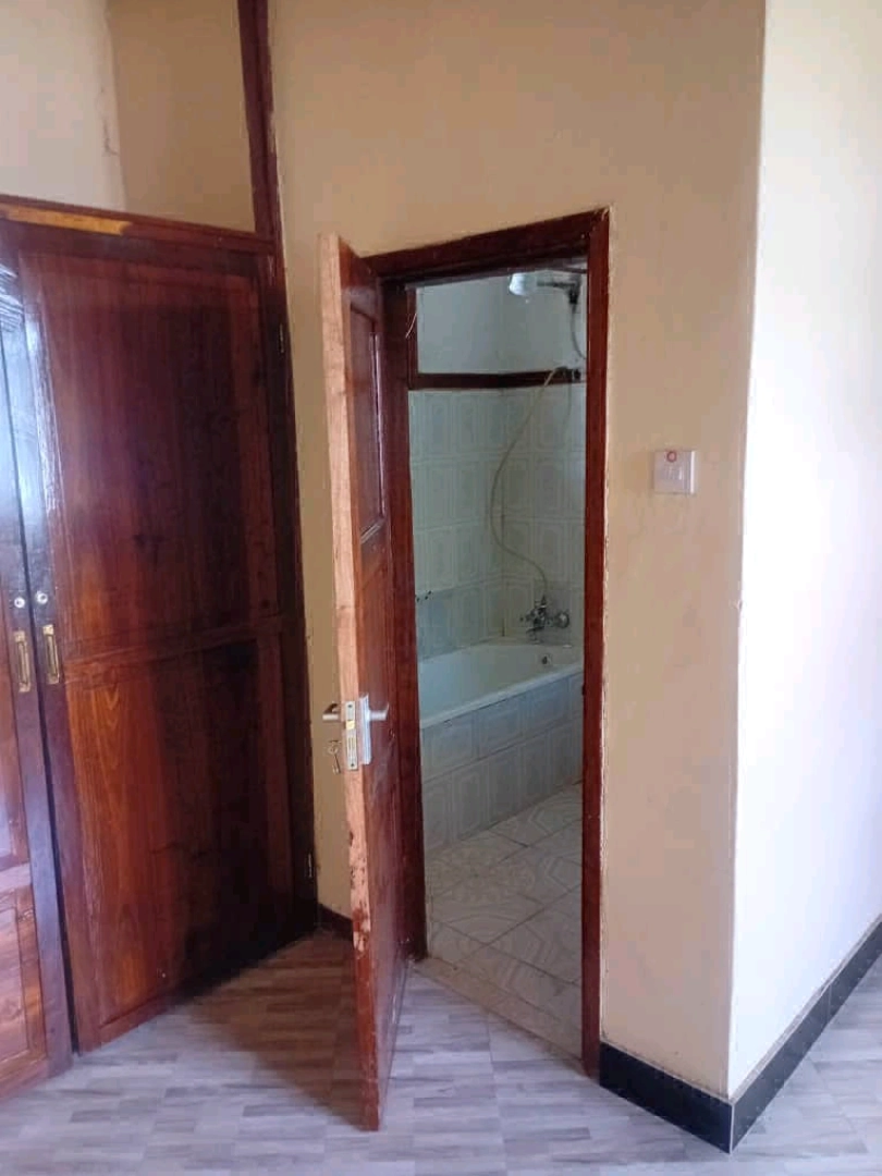 5 Bedroom House for Rent in Njiro thumbnail 3