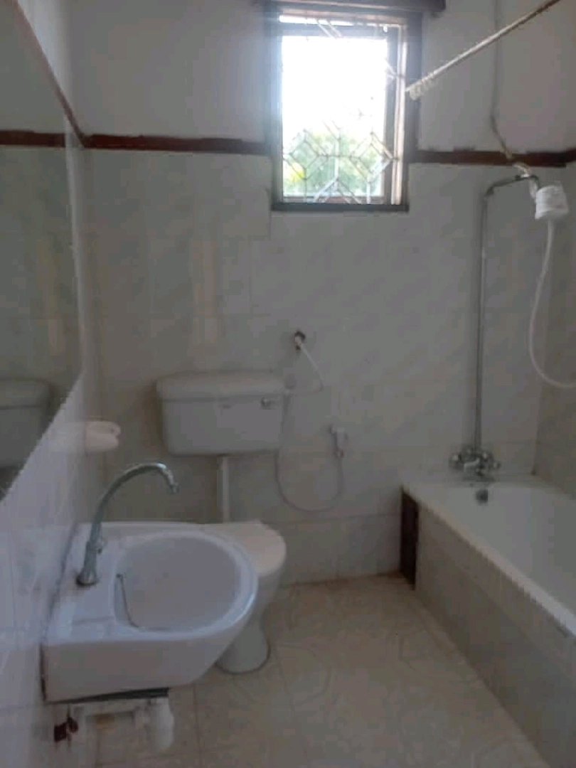 5 Bedroom House for Rent in Njiro thumbnail 9