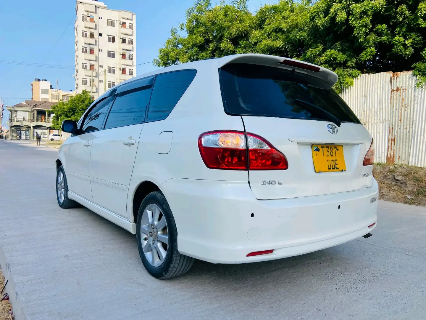Toyota Ipsum New Model for Sale thumbnail 4