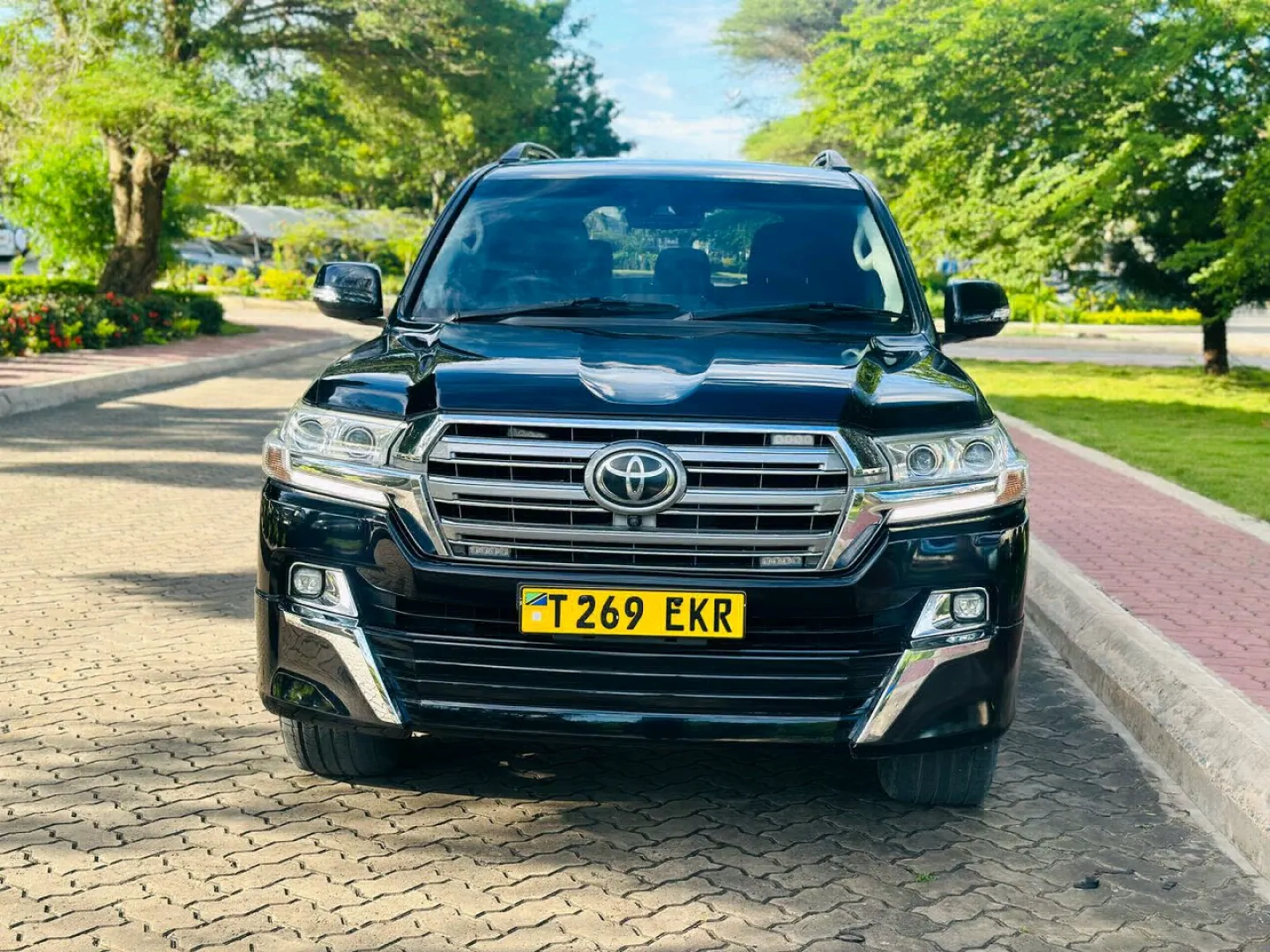 Black Toyota Land Cruiser V8 2020 Diesel Automatic