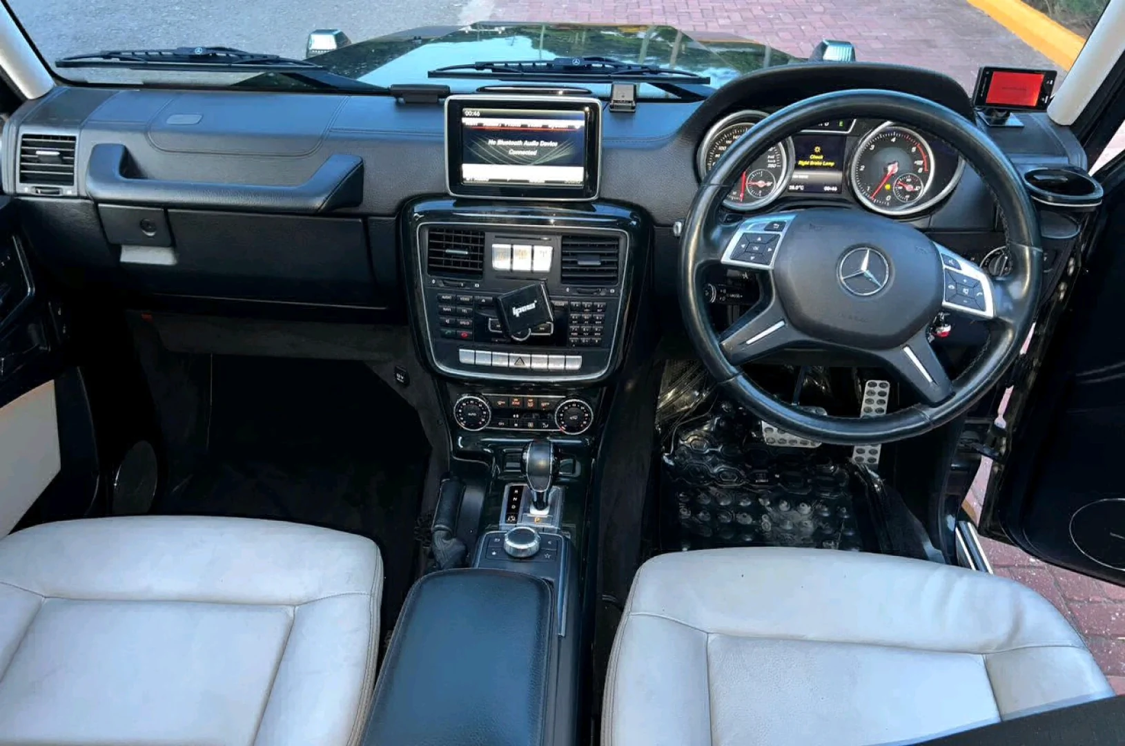 Black Toyota Land Cruiser V8 2020 Diesel Automatic thumbnail 3