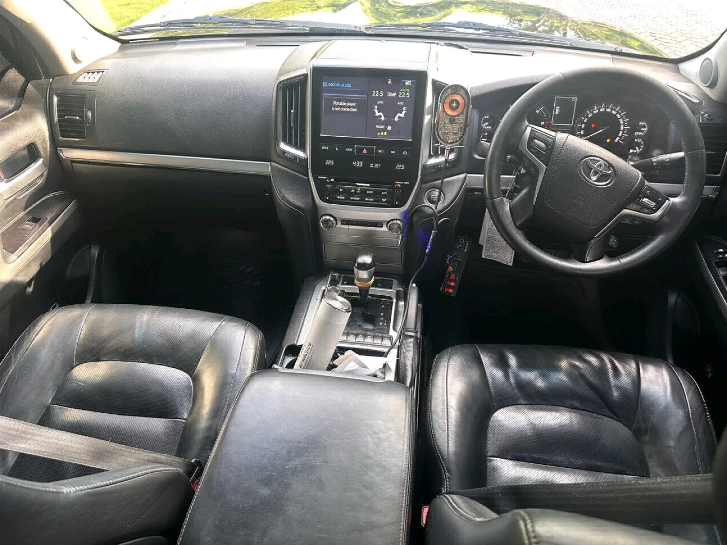 Black Toyota Land Cruiser V8 2020 Diesel Automatic thumbnail 4