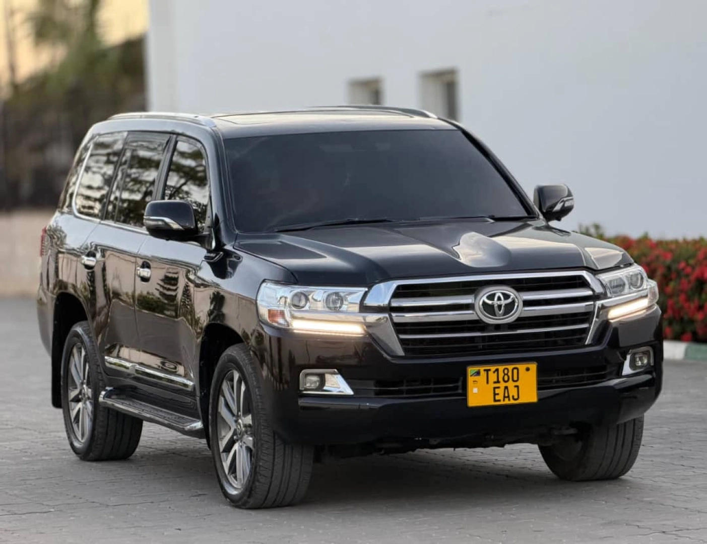 Toyota Land Cruiser VXR 2010 Upgraded to 2018 Look