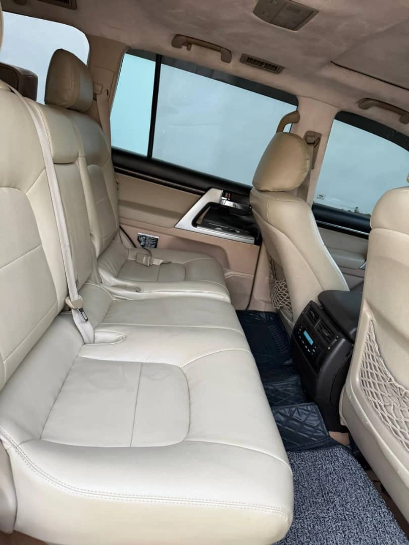 Toyota Land Cruiser VXR 2010 Upgraded to 2018 Look thumbnail 7