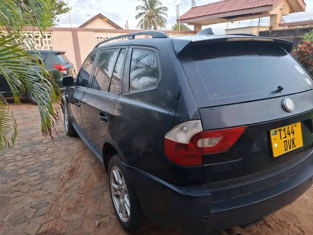 BMW X3 SUV thumbnail 5