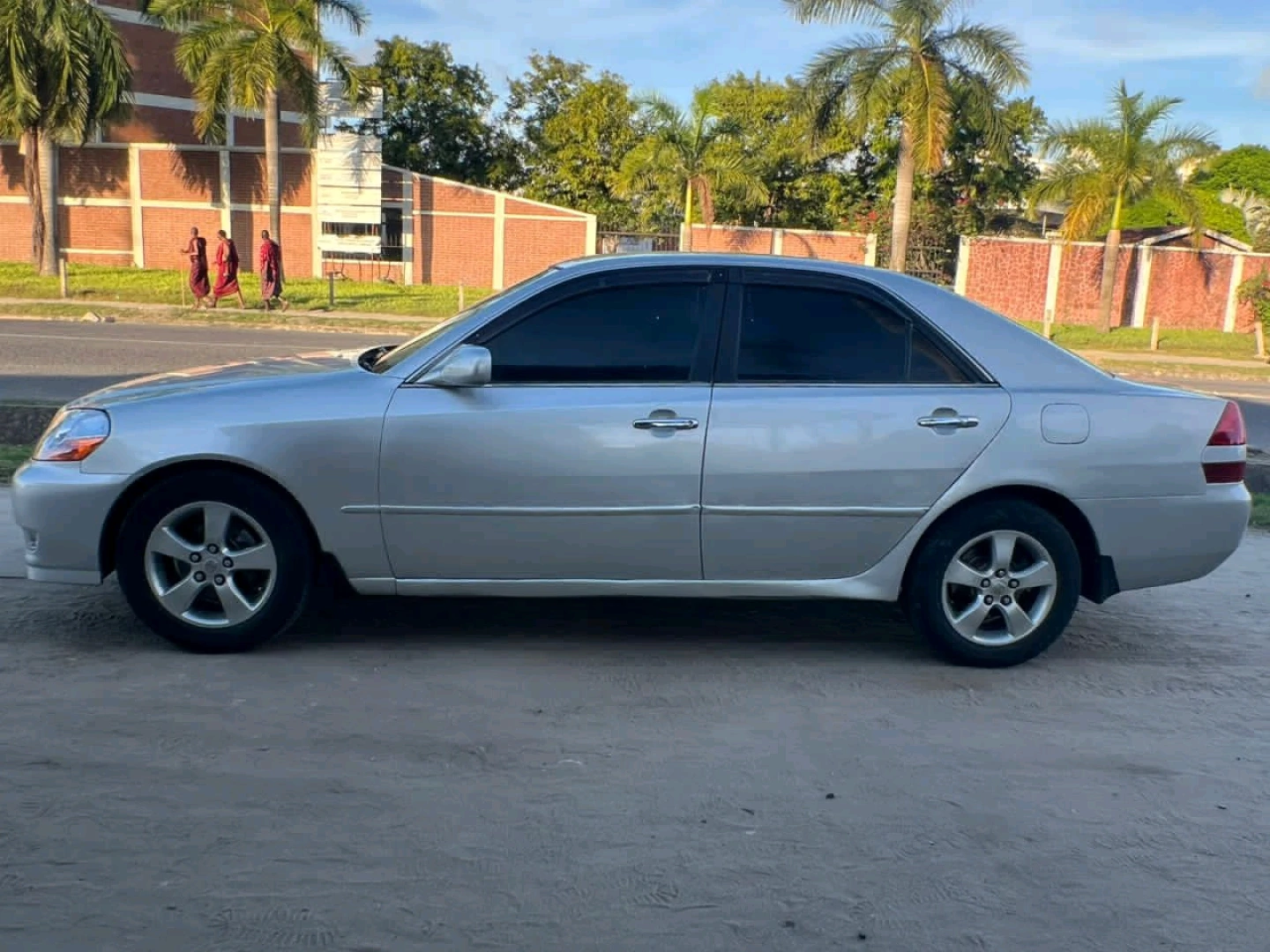 Toyota Mark II 2002 Sedan - 1990 CC thumbnail 5