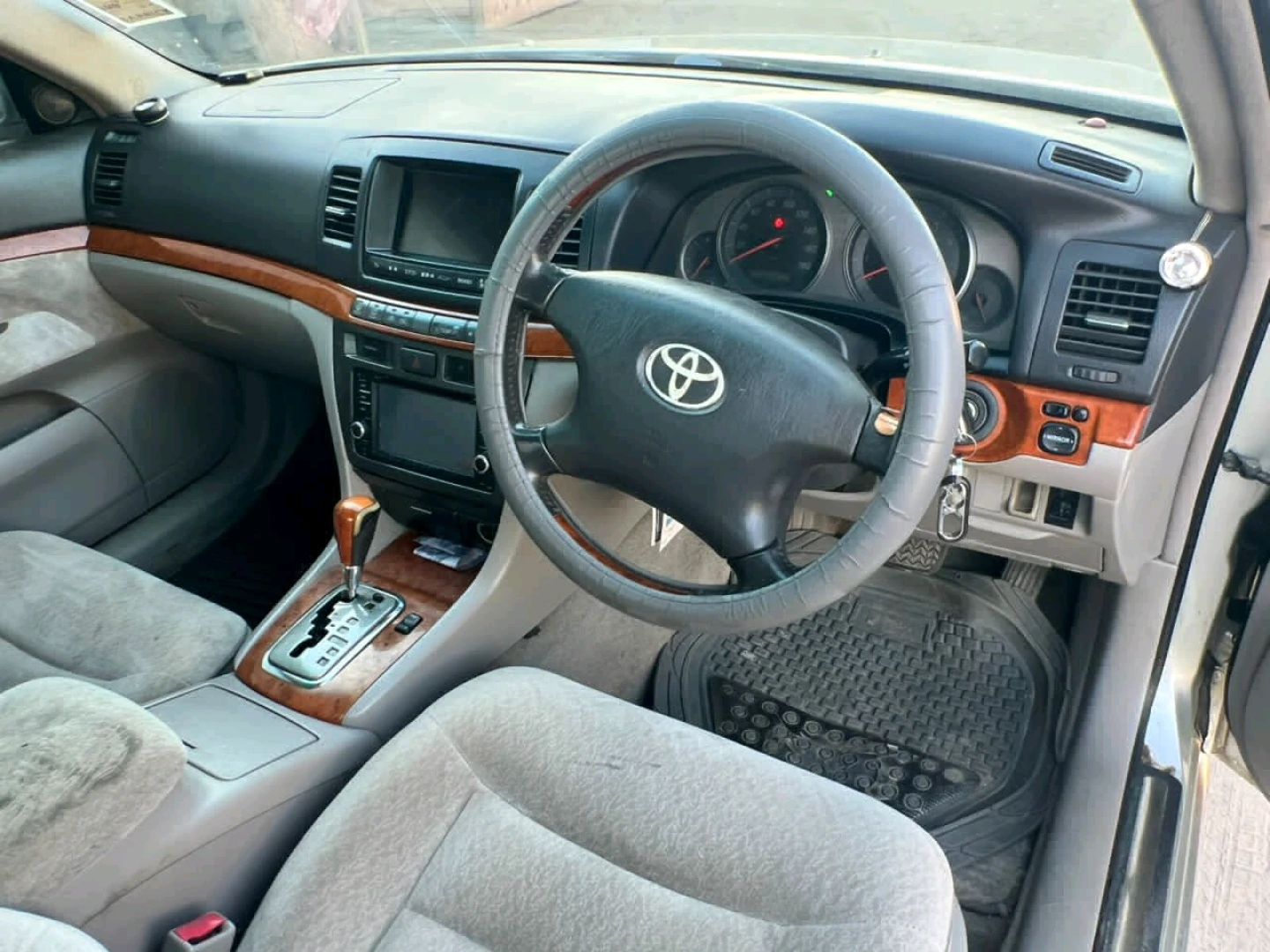 Toyota Mark II 2002 Sedan - 1990 CC thumbnail 9