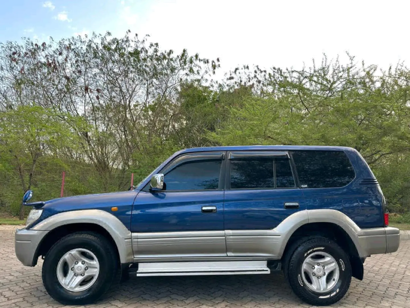 2001 Toyota Land Cruiser Prado Diesel Automatic thumbnail 3