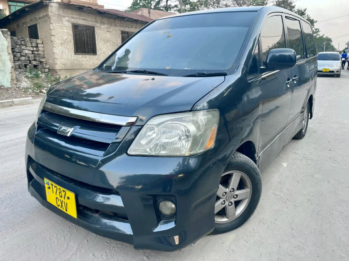 Toyota Noah Minivan 1990 CC Full AC