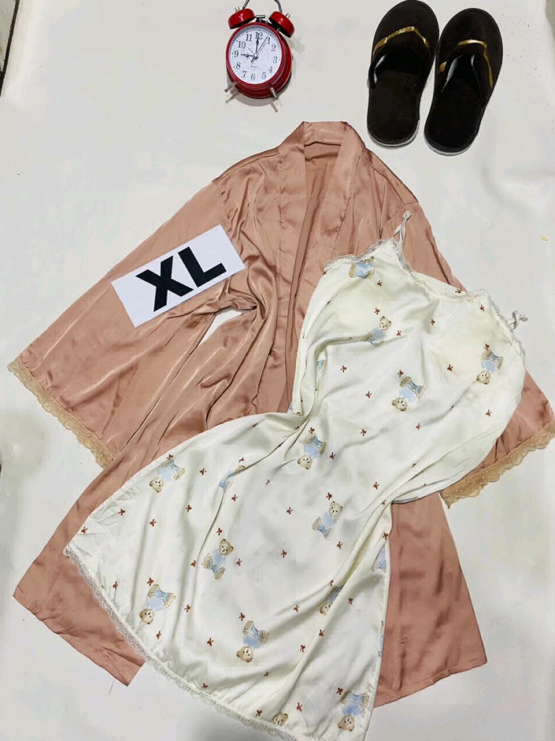 Red Satin Pajama Set (Mtumba Sleepwear) thumbnail 3
