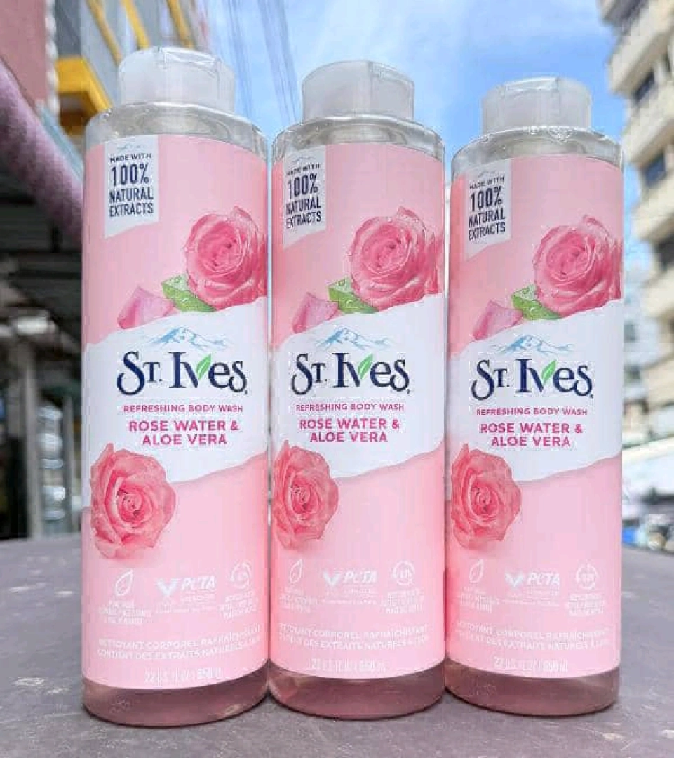 St. Ives Refreshing Body Wash Rose Water & Aloe Vera