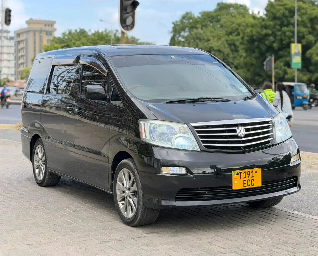 Toyota Alphard 2003, Black, 89,000 km thumbnail 3