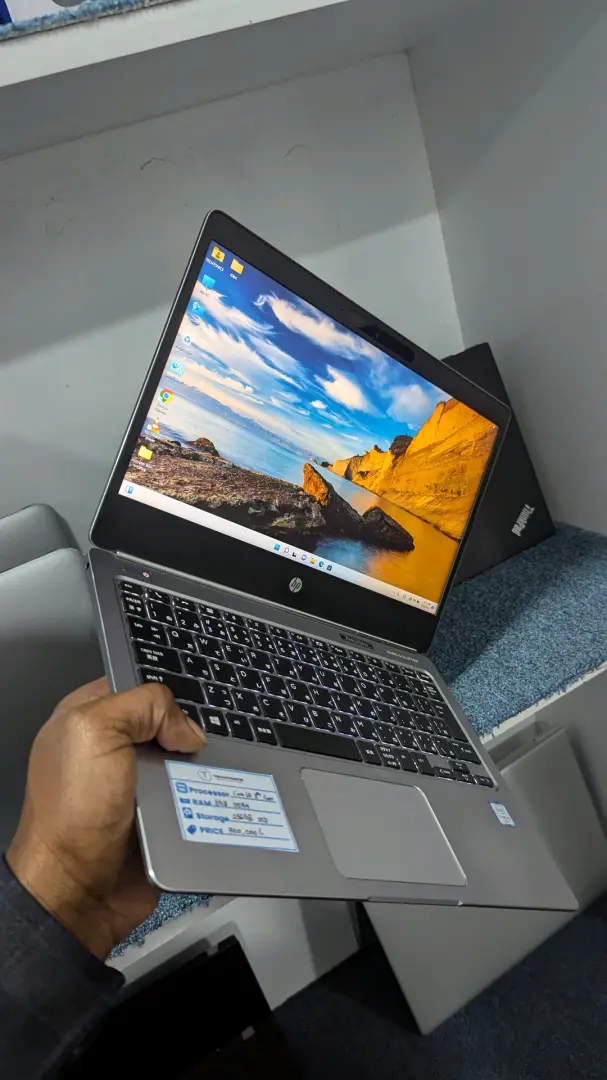 HP EliteBook Folio G1 - Core i5 8th Gen thumbnail 3