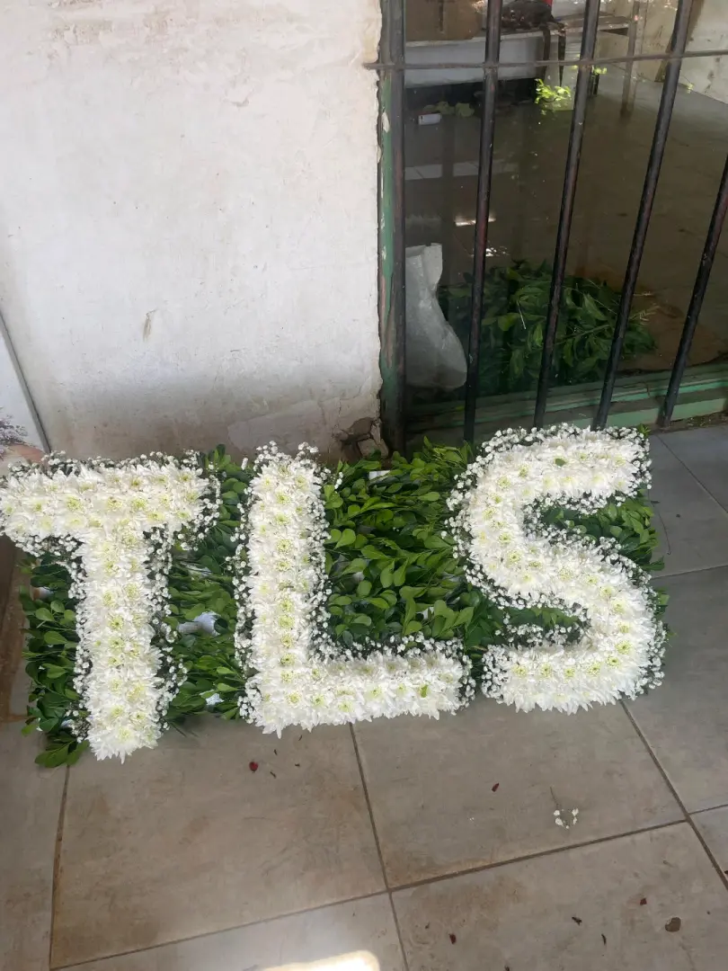 Wreath Flowers thumbnail 2