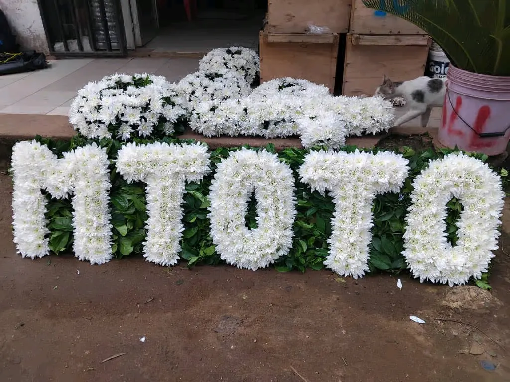 Wreath Flowers thumbnail 5