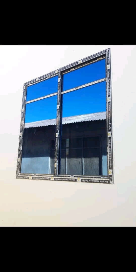 Huduma za Aluminium na Vioo (Madirisha, Milango, Partitions) thumbnail 3
