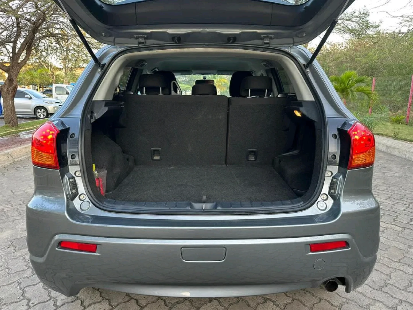 Mitsubishi RVR (ASX) SUV 2010 for Sale thumbnail 4