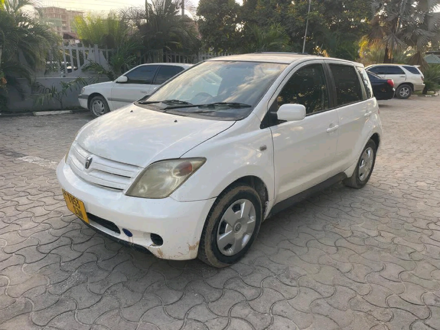 Toyota IST DJN Hatchback, 1490cc, Full AC thumbnail 2
