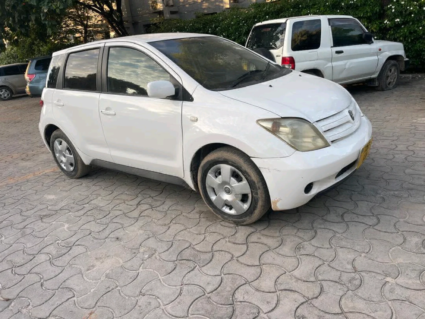 Toyota IST DJN Hatchback, 1490cc, Full AC thumbnail 7