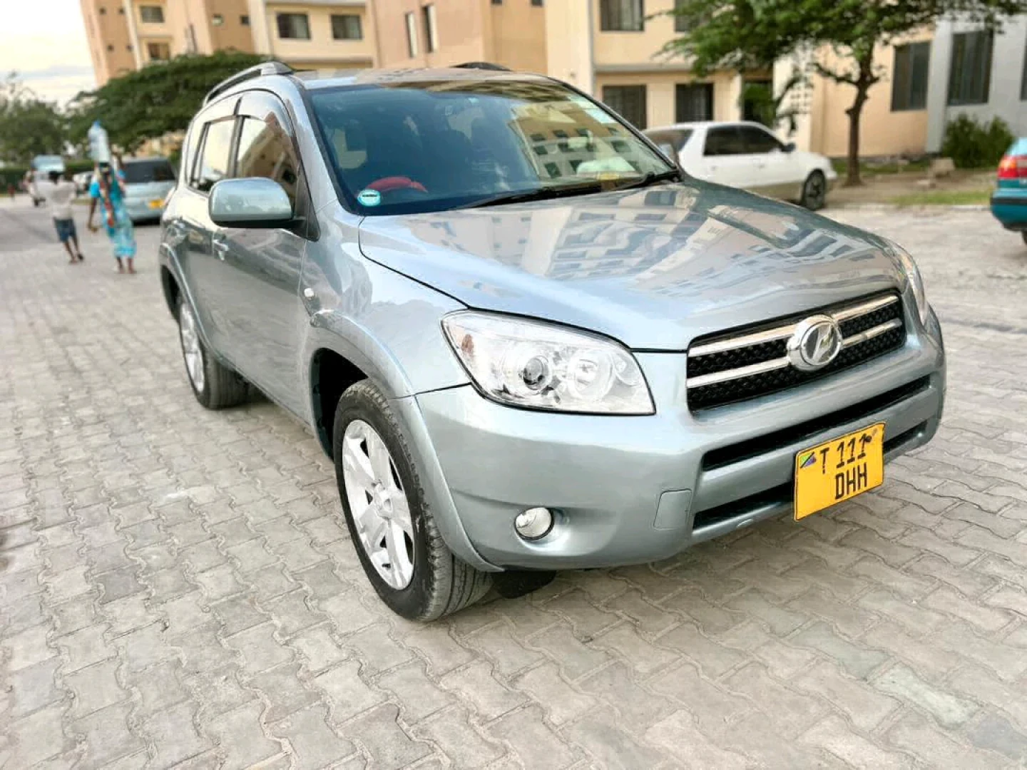 Toyota RAV4 2360 CC (Full AC) thumbnail 2