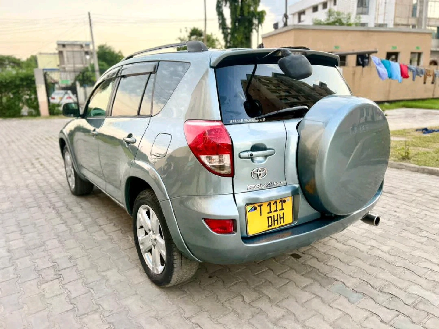Toyota RAV4 2360 CC (Full AC) thumbnail 3