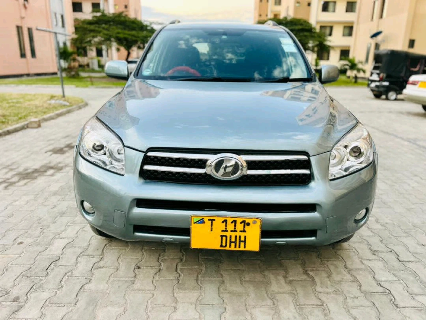 Toyota RAV4 2360 CC (Full AC) thumbnail 4
