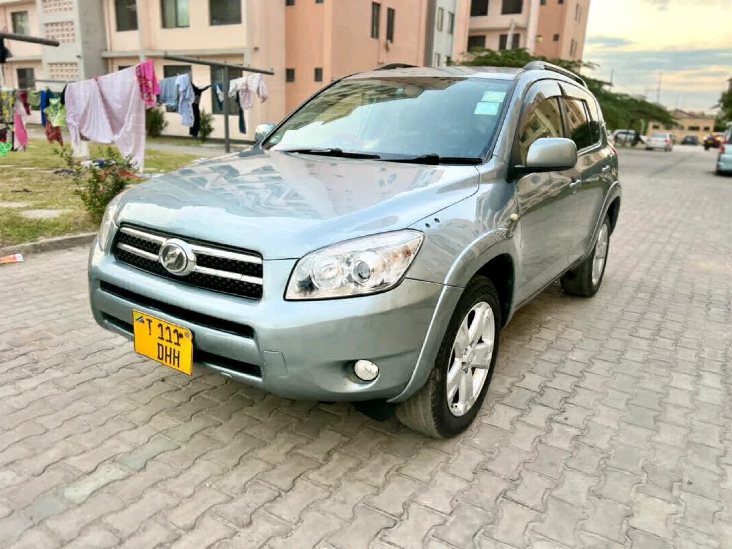 Toyota RAV4 2360 CC (Full AC) thumbnail 5